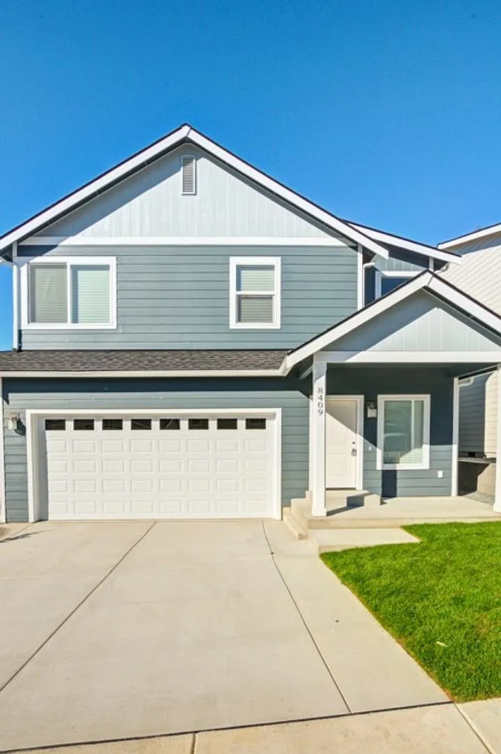 4bd Lssd - Best Backyard In The Community! — Photo 1