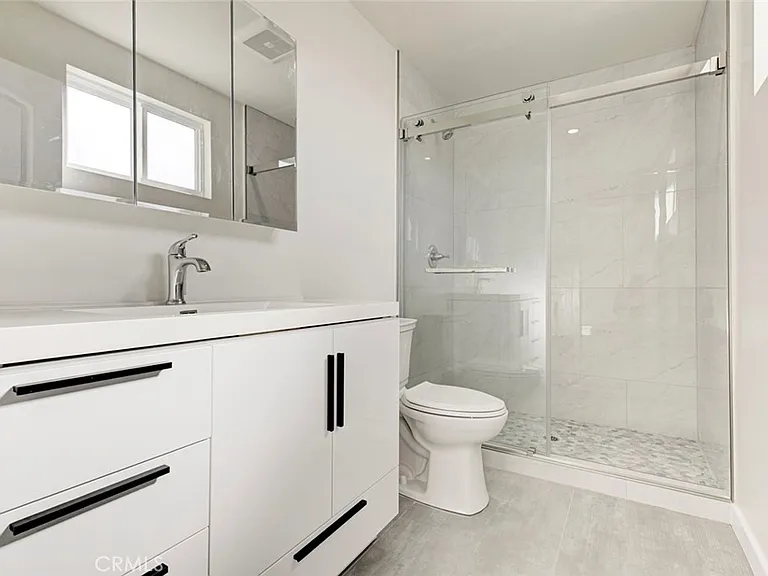 7408 Radford Ave — Photo 19