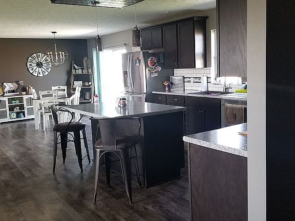Kitchen/dining 