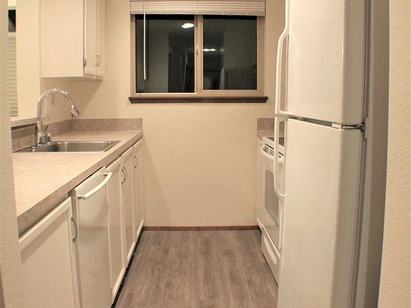 4th image of 14646 NE 80th Pl #B-32
