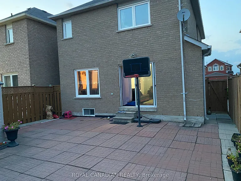 9 Clarion Cres #UPPER — Photo 15