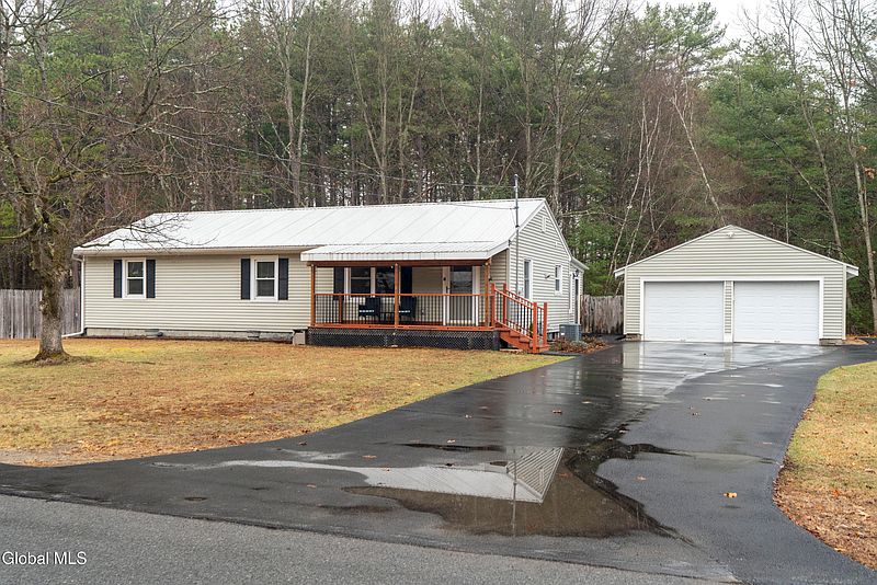 2nd image of 18 Pinewood Road