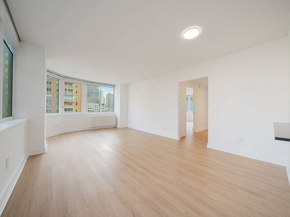 1st image of 140 Riverside Blvd APT 1527