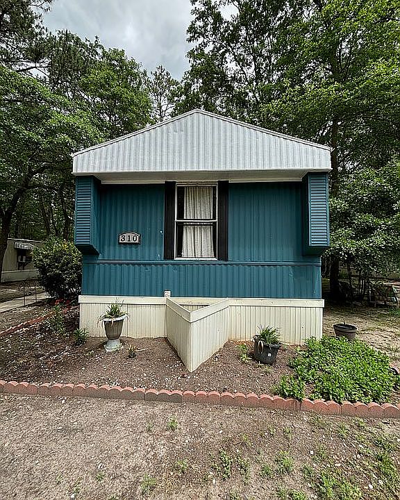 1st image of 310 Arbor Oak Dr