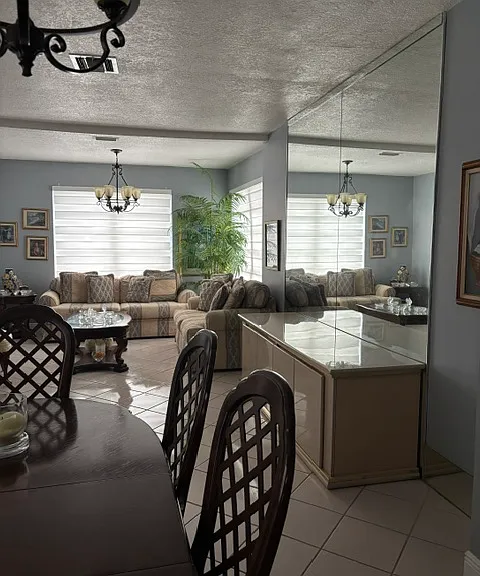 300 SW 55th Ave — Photo 10
