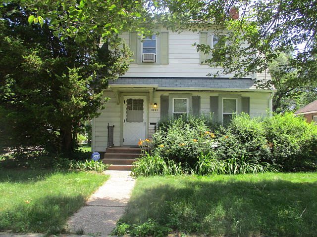 1st image of 2225 Latham St