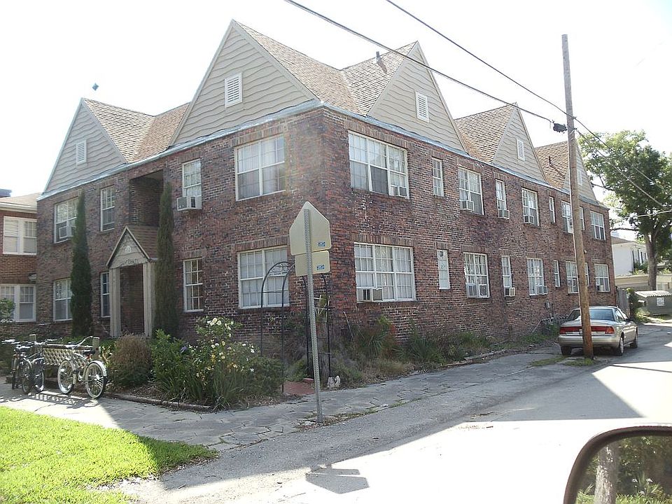 2nd image of 2840 Herschel St