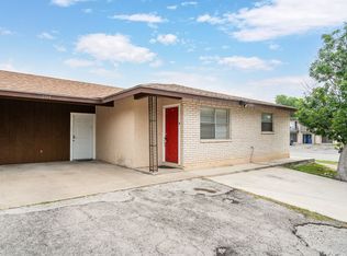 104 Hackberry Ln, Del Rio, TX 78840