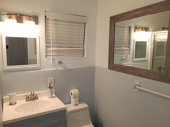 5th image of 413 SE 23RD Street