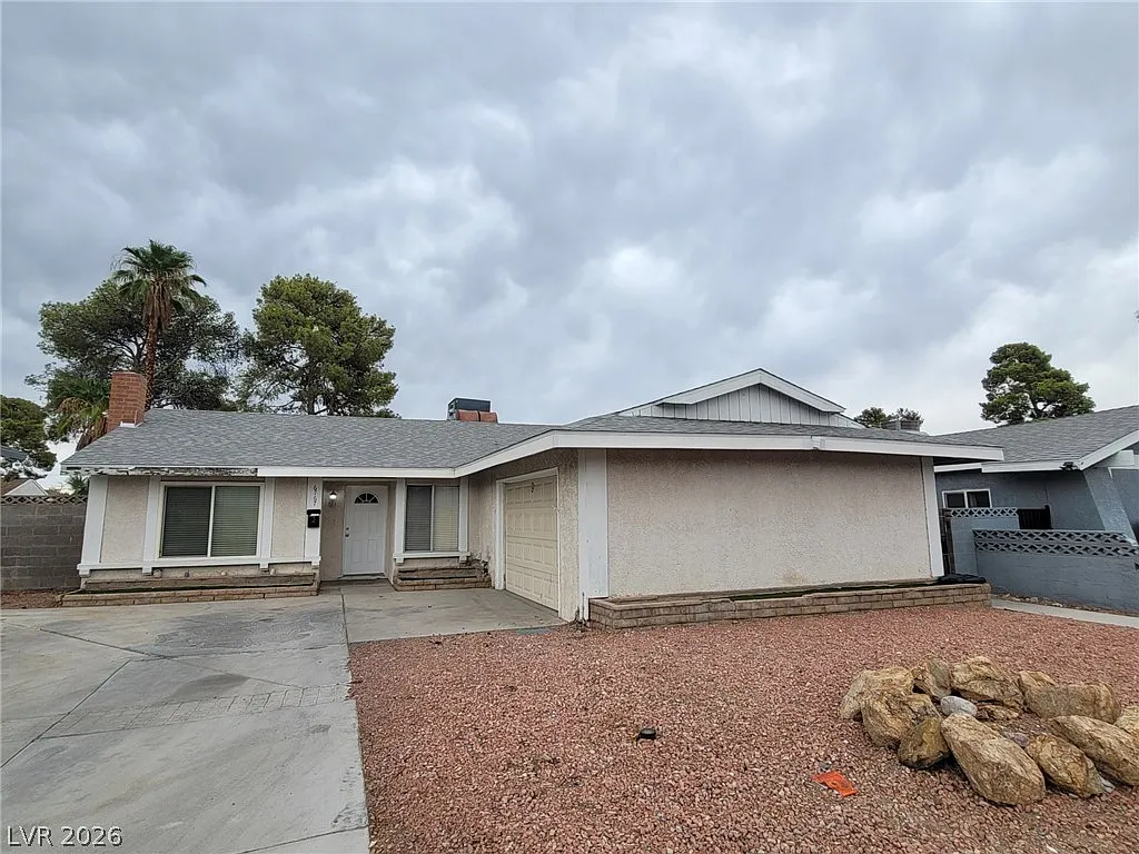 3 bed, 2.0 bath, 1420 sqft, $2,150 — Photo 1
