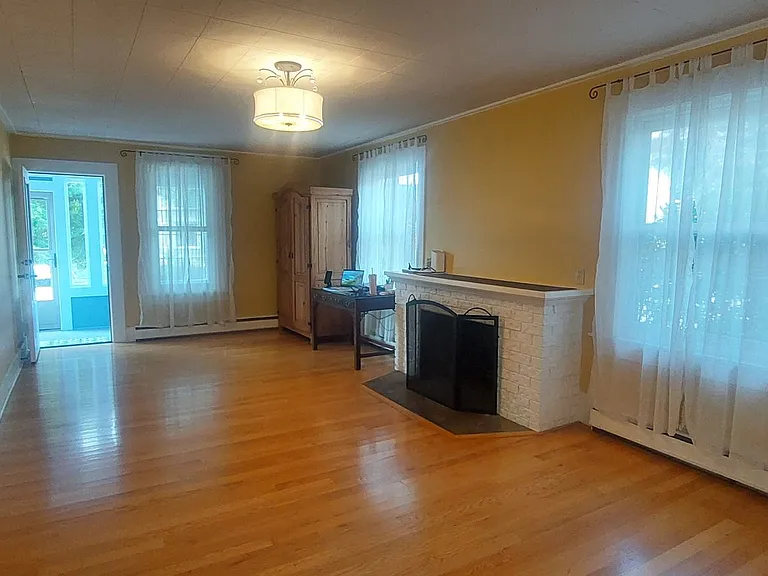1614 Eldridge Ave — Photo 8