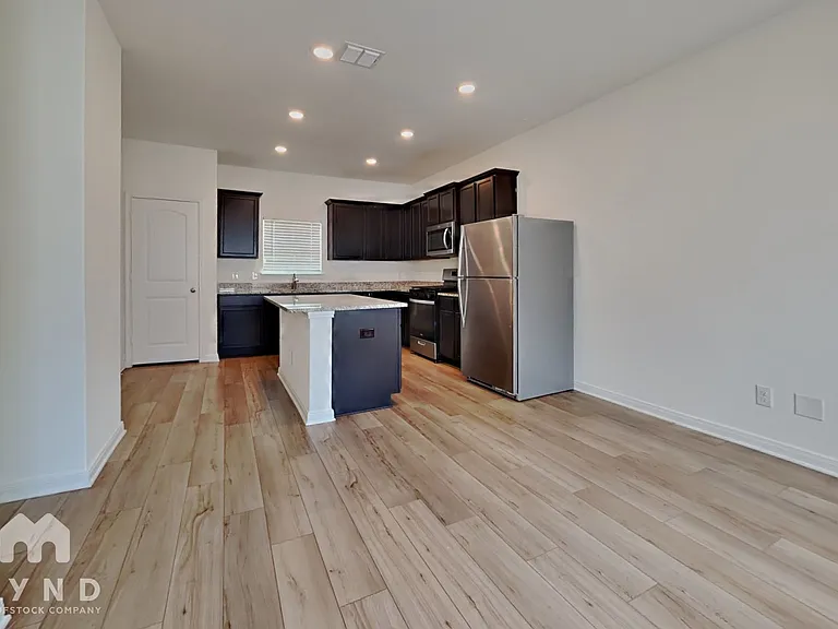 10840 Emerick St — Photo 2