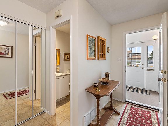 3rd image of 23 Grandview Rdg