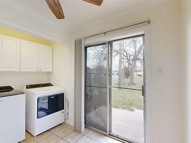 1605 Cloverdale Ct — Photo 7
