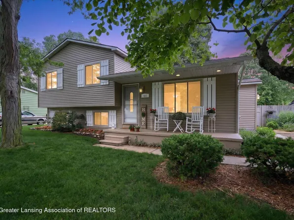 421 White Oak Dr, Perry, MI 48872