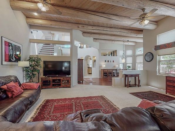 8401 Vina Del Sol Dr NE