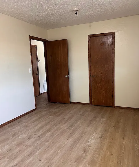 1207 Heather Ln — Photo 2