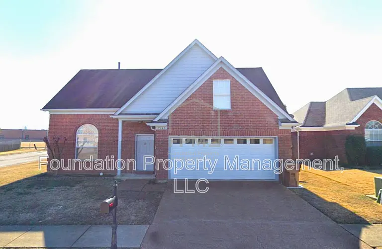 7063 Beringer Dr S — Photo 1