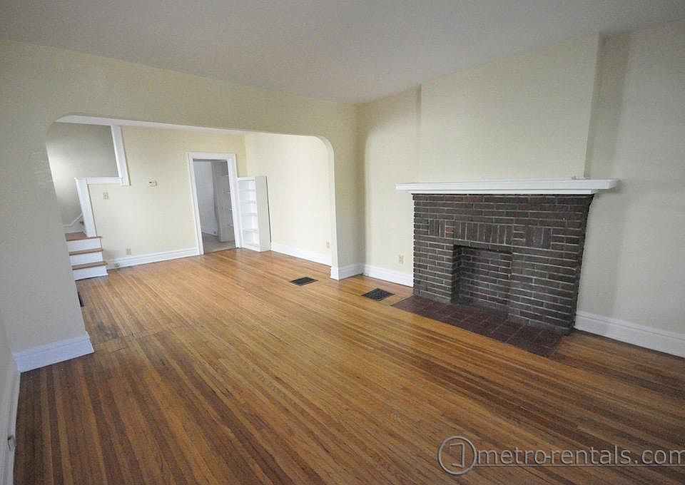 1st image of 2684 Hibbert Ave