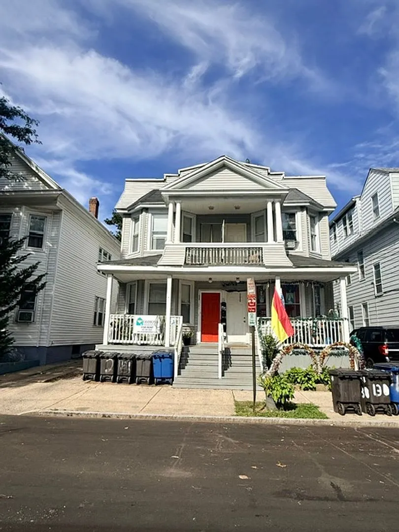 Greenwood 128 — Photo 1