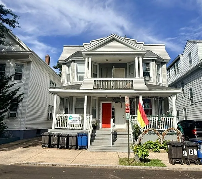 128 Greenwood St