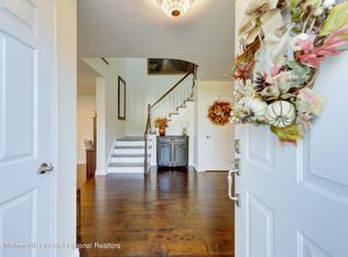 16 Colonial Sq, Middletown, NJ 07748