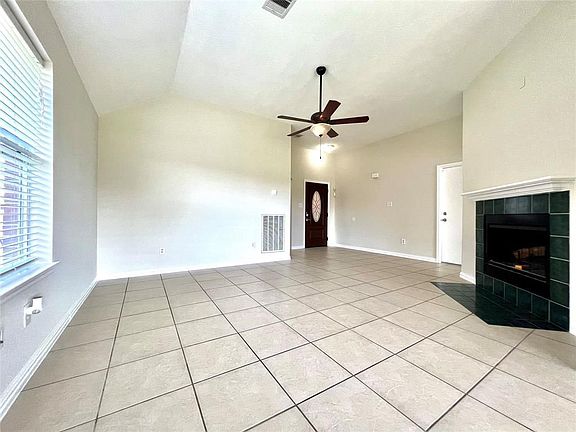 3rd image of 8419 Tamayo Dr