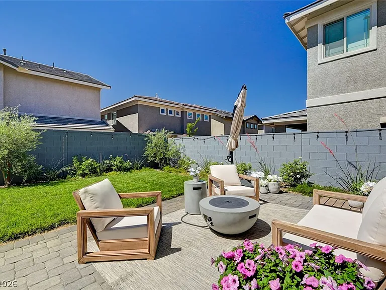 372 Silva Pl — Photo 30