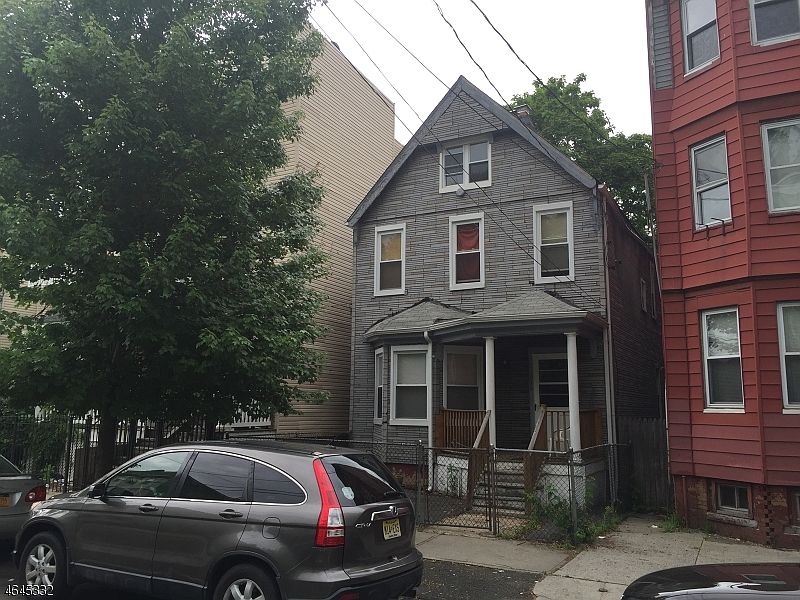 2nd image of 115 S 12th St