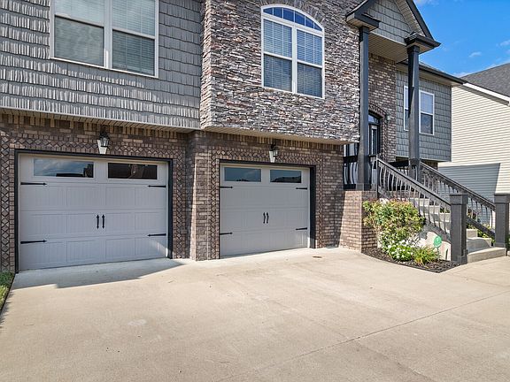 3rd image of 691 Ellie Nat Dr