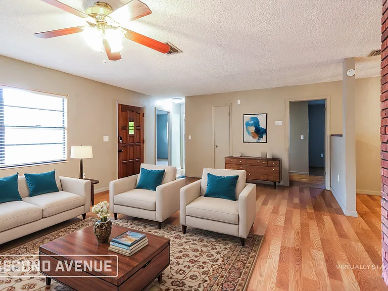 8262 Norbert St — Photo 2