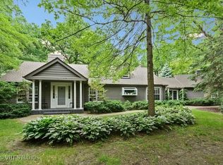 1834 Palatine Rd, Inverness, IL 60067