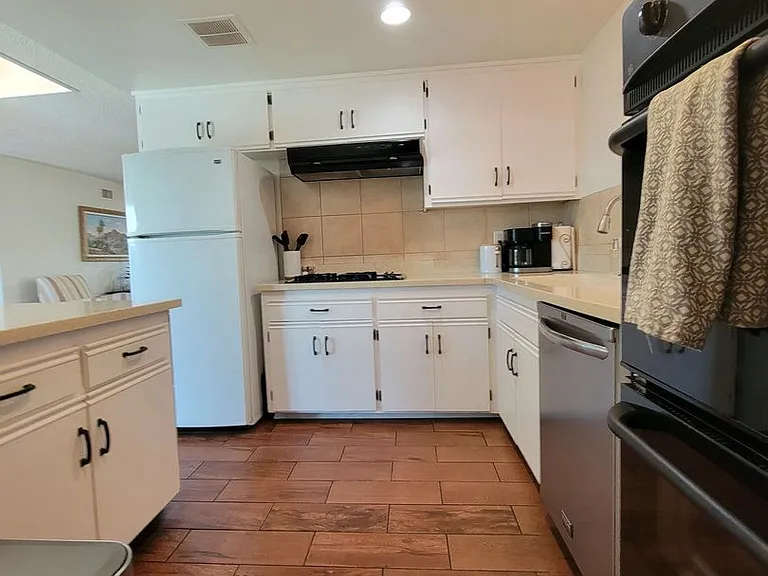 7620 Lone Star St — Photo 16