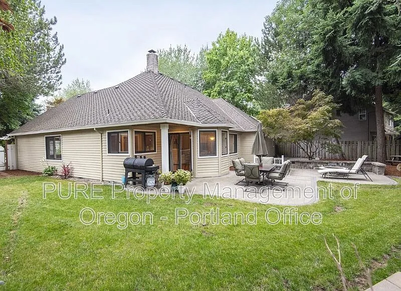 4 bed, 3.0 bath, 3161 sqft, $4,495 — Photo 3