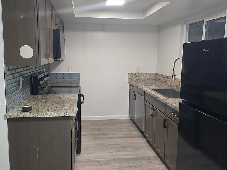 515 Fein Ave #3 — Photo 1