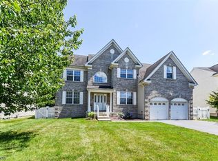 26 Treetops Cir, Princeton, NJ 08540