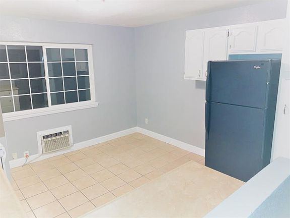 3rd image of 1050 Grand Ave APT C