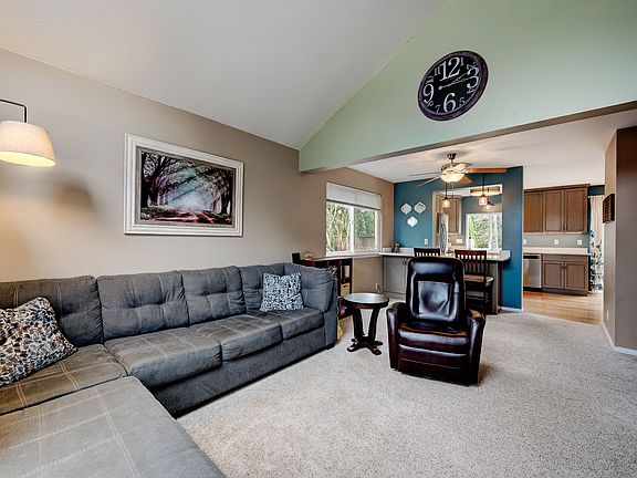 3rd image of 6907 71st Ave NE
