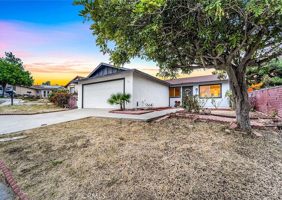 1st image of 1371 Carlsbad St