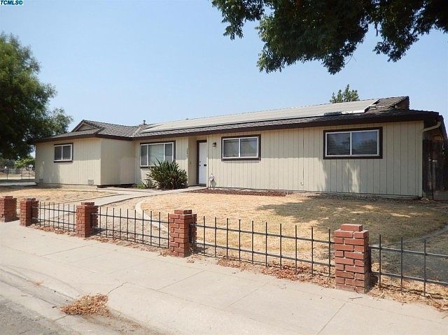 1st image of 2846 W Sunnyside Ave