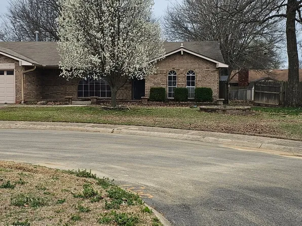 6419 Harvard Ct, Bartlesville, OK 74006