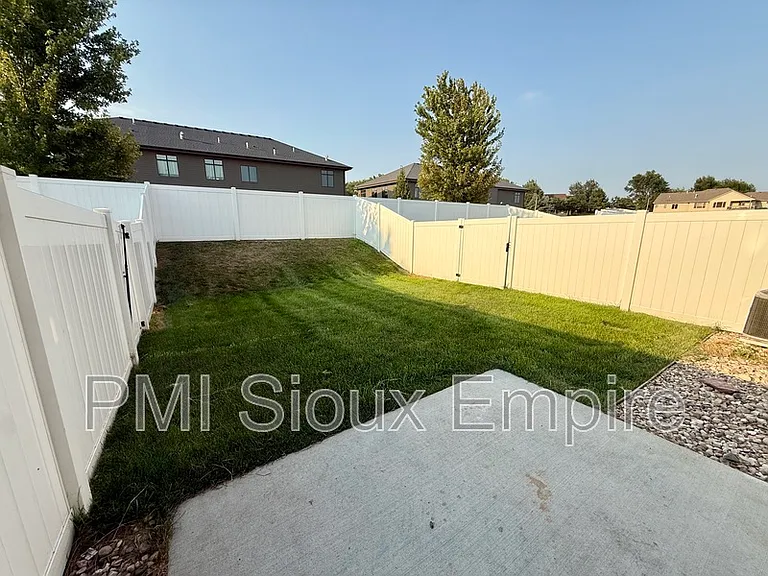 6114 E Copper Pl — Photo 8