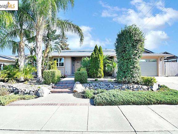 3rd image of 1555 Ventura Dr