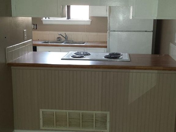 5th image of 2838 Eaton St