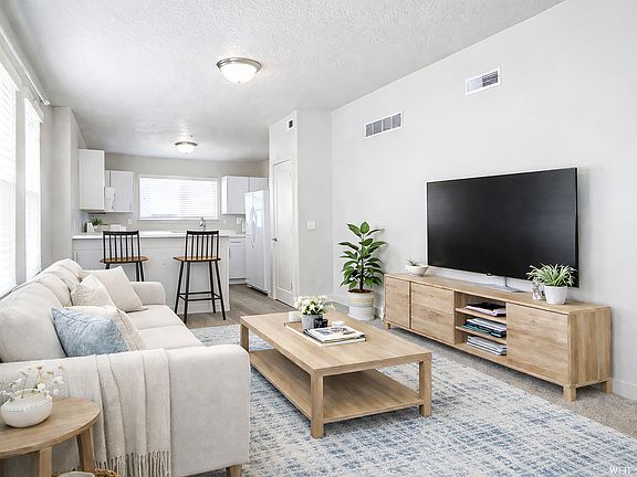 2nd image of 1700 S Sandhill Rd #F401