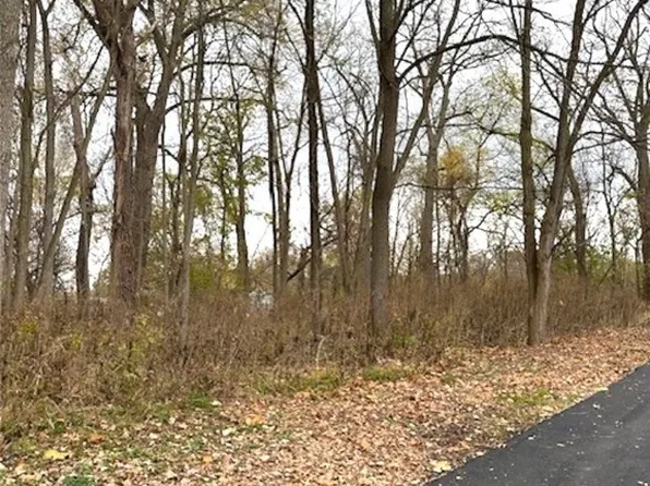 Clarion Dr, Eastlake, OH 44095
