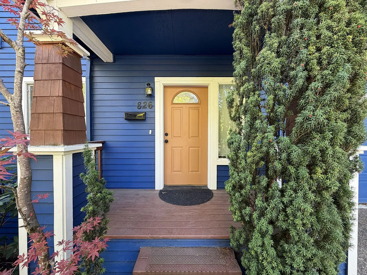 Spacious 2 Bedroom Home with Vaulted Ceilings, Dual Suites, Open Living & Attached Garage — Photo 4
