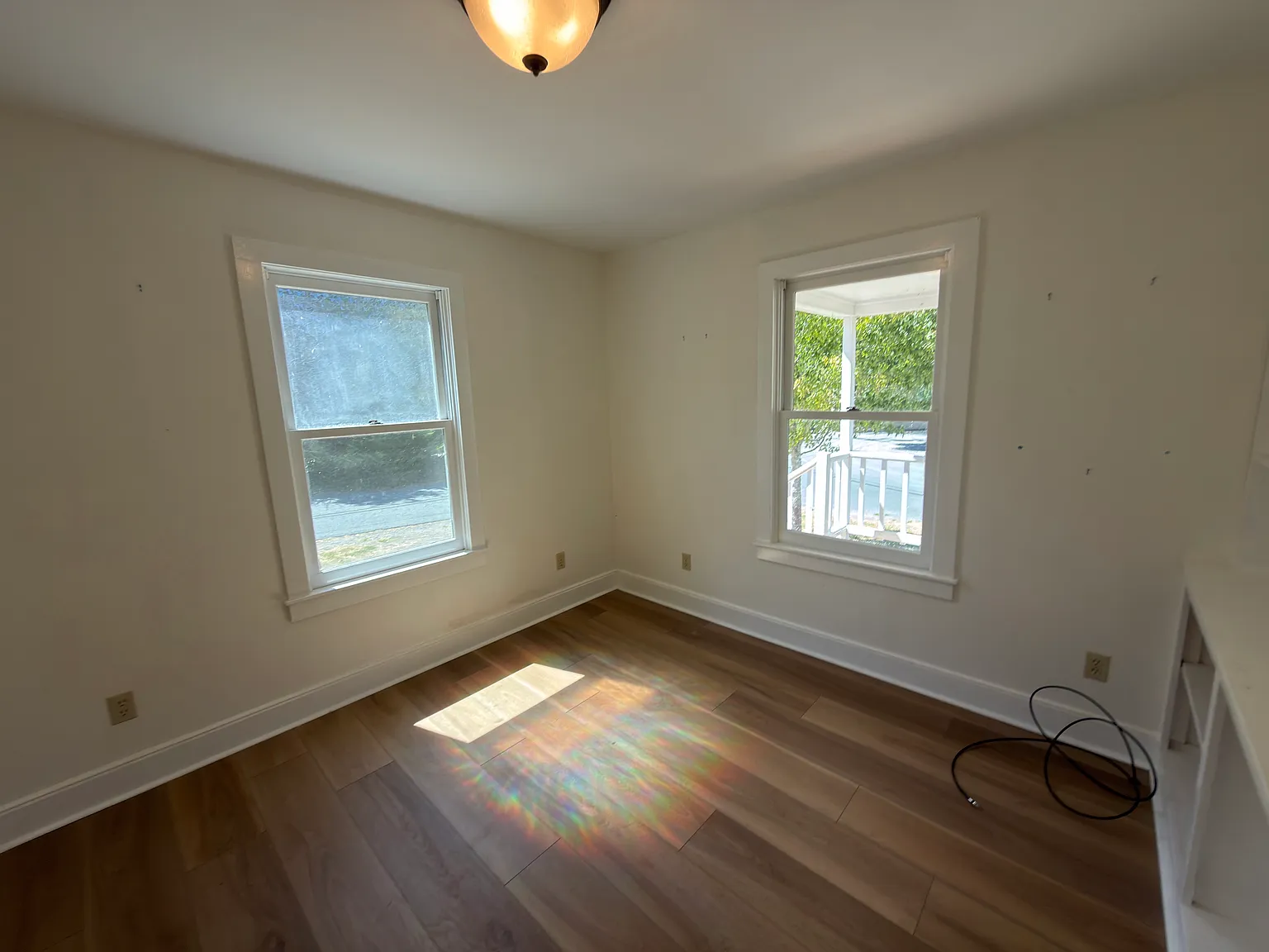 3 bed, 1.5 bath, 1141 sqft, $3,300 — Photo 2