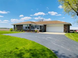 236 Rock Island Rd, Dixon, IL 61021