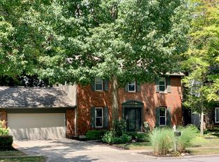 7431 Saunderlane Rd, Columbus, OH 43235